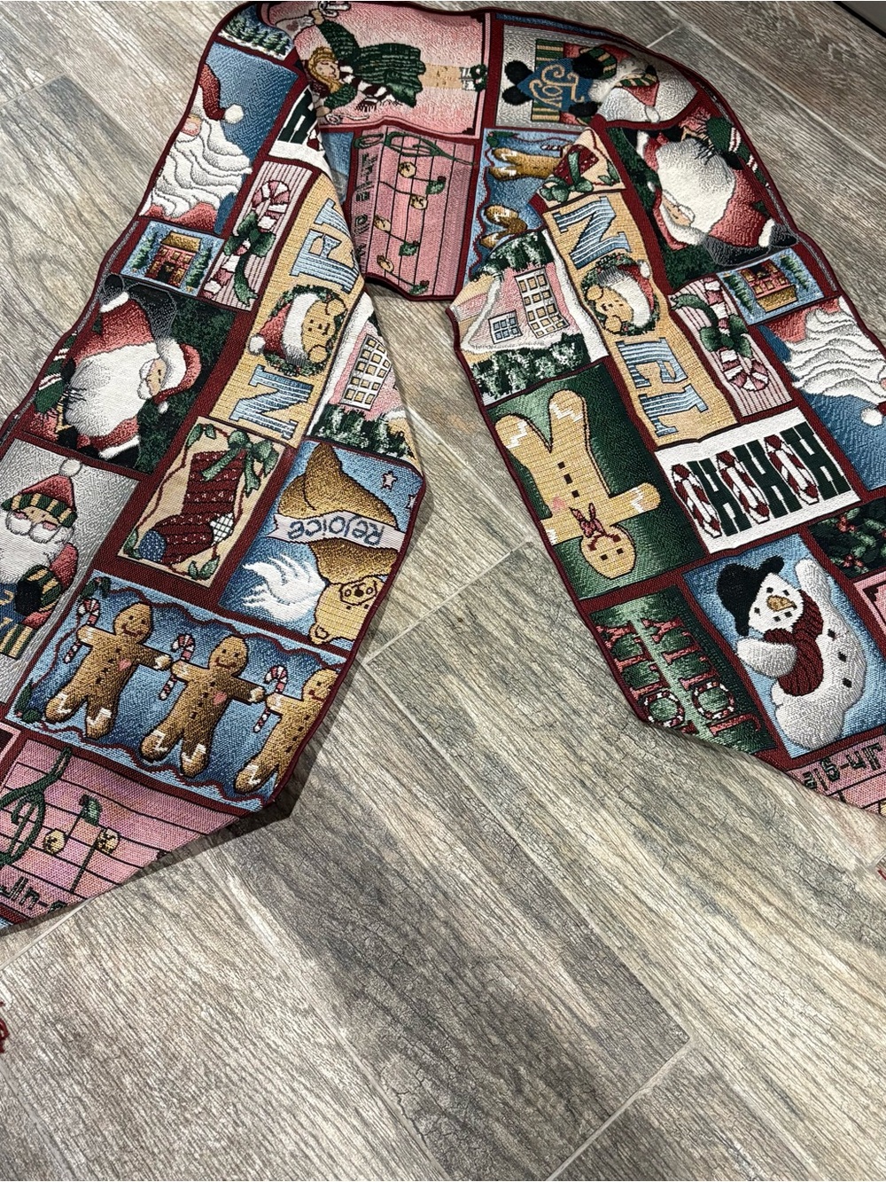 Vicky‎ Howard Christmas Holly Jolly Days 58” Tapestry Table Runner Needlepoint